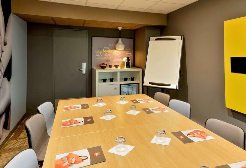 Ibis Roanne Le Coteau Hotel Restaurant