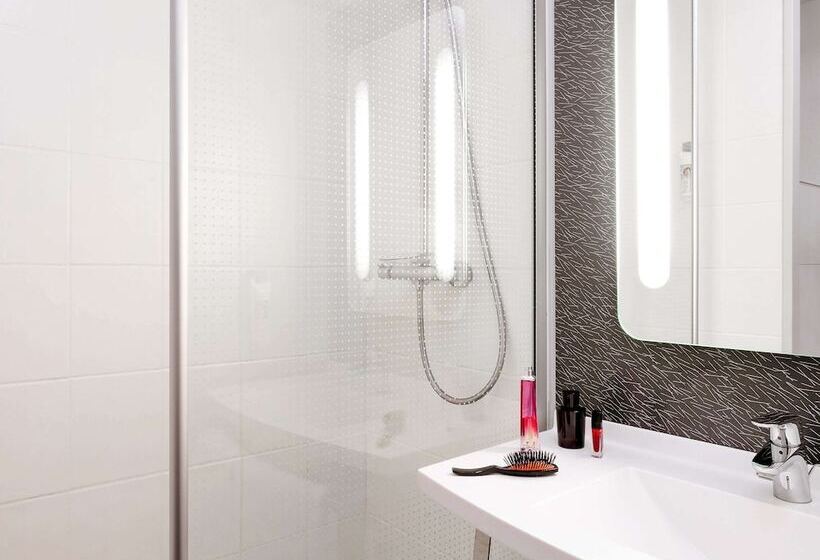 Ibis Roanne Le Coteau Hotel Restaurant