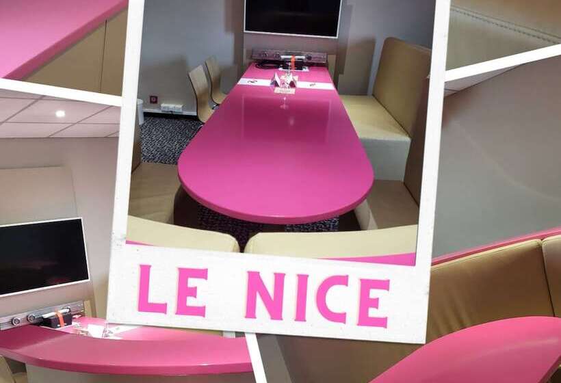 Отель Ibis Saintes