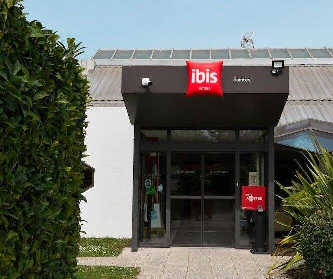 Отель Ibis Saintes