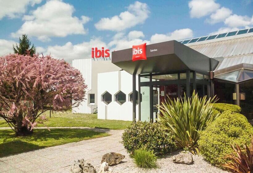 Отель Ibis Saintes
