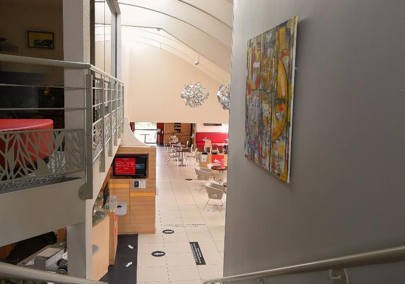 Отель Ibis Saintes