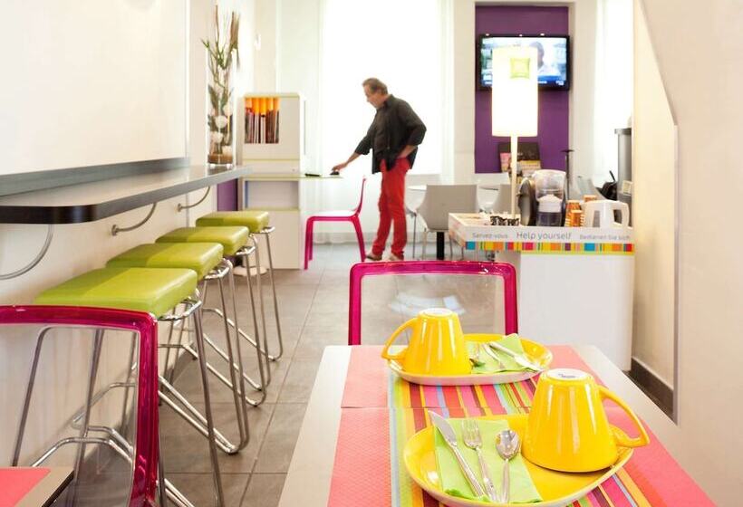 ホテル Accueil Paris Pigalle Montmartre