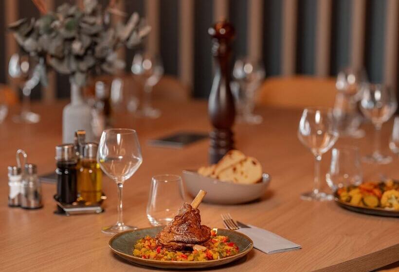 Отель Ibis Styles Fontenay