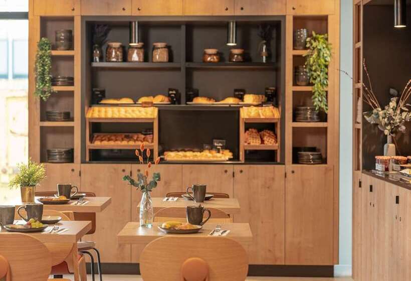 Отель Ibis Styles Fontenay