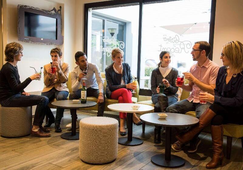 בית מלון כפרי Ibis Tours Nord