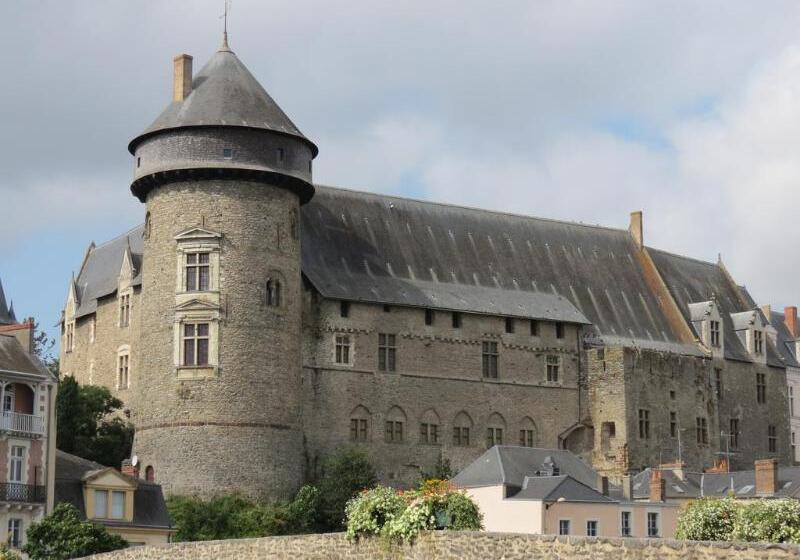 Отель Inn Design Laval