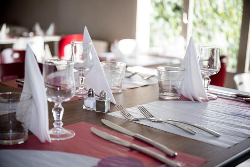 Отель Inn Design Laval