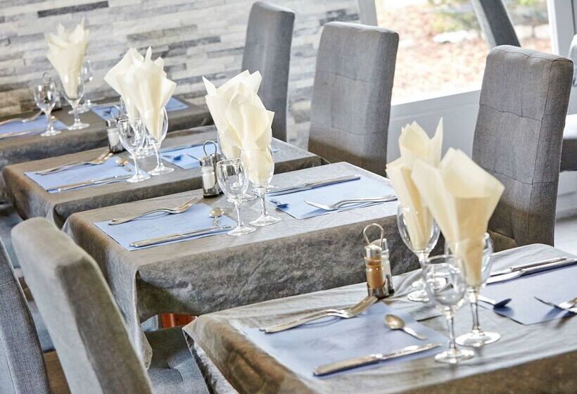 בית מלון כפרי Kyriad Cambrai