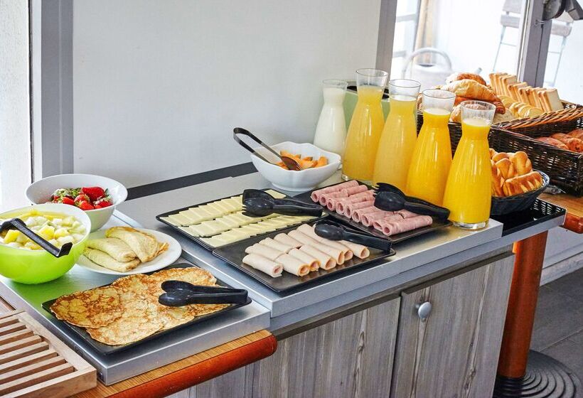 בית מלון כפרי Kyriad Cambrai