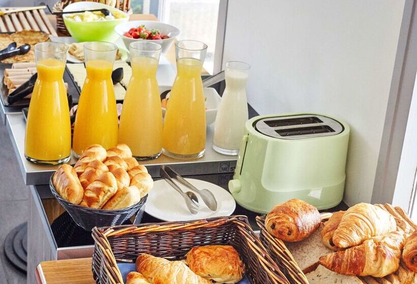 בית מלון כפרי Kyriad Cambrai