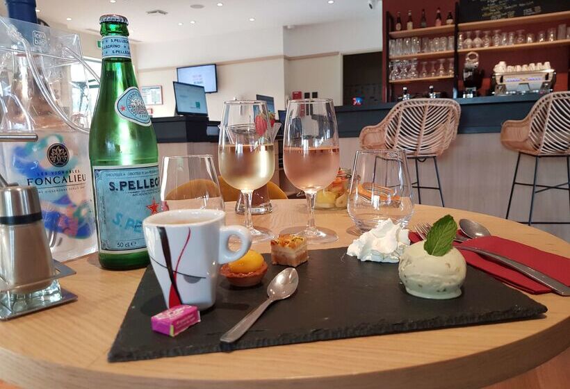 בית מלון כפרי Kyriad Carcassonne  Aeroport