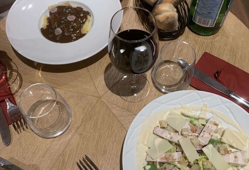 בית מלון כפרי Kyriad Carcassonne  Aeroport