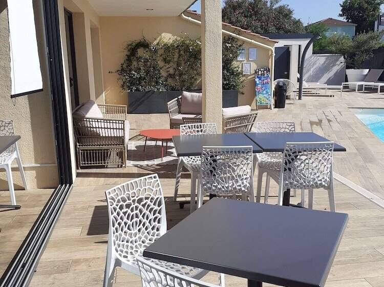 בית מלון כפרי Kyriad Carcassonne  Aeroport