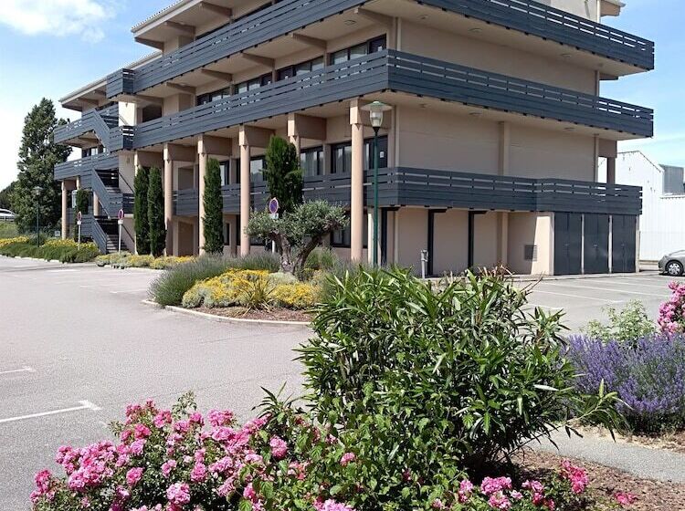 בית מלון כפרי Kyriad Carcassonne  Aeroport