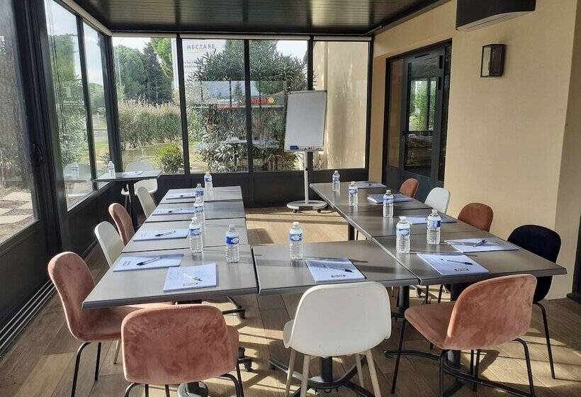 בית מלון כפרי Kyriad Carcassonne  Aeroport