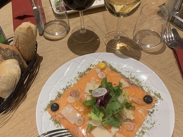 בית מלון כפרי Kyriad Carcassonne  Aeroport