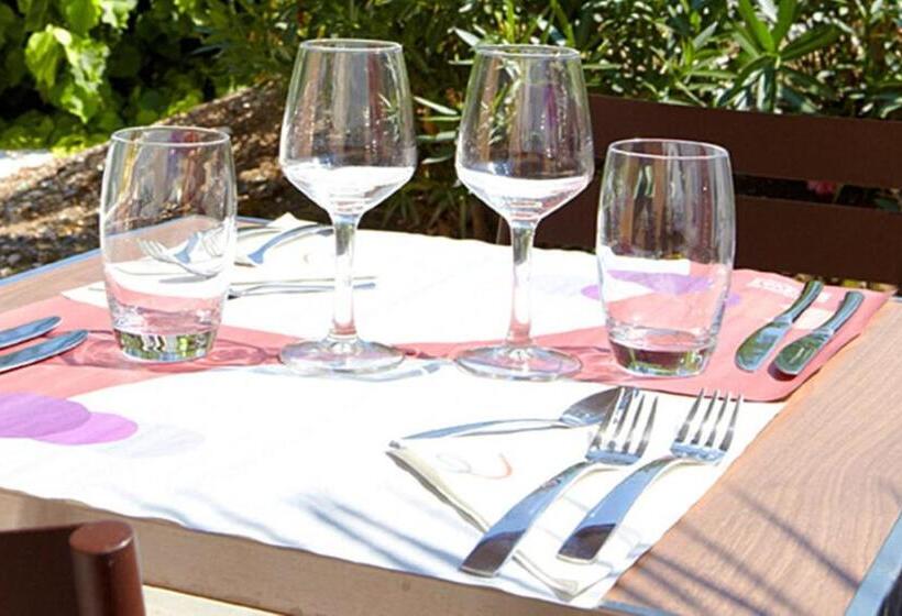 호텔 Kyriad Direct Epinal