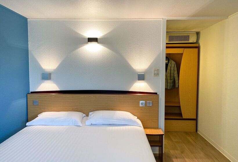 Отель Kyriad Direct Roanne