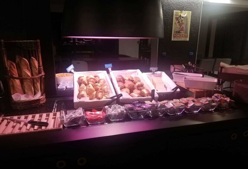 Отель Kyriad Direct Soissons