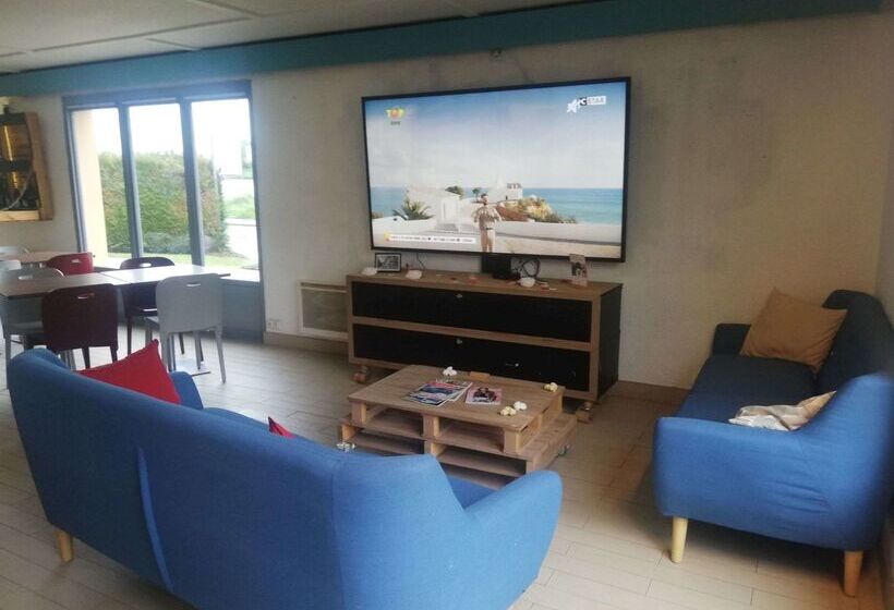 Отель Kyriad Direct Soissons