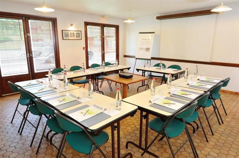 Отель Kyriad Direct Soissons