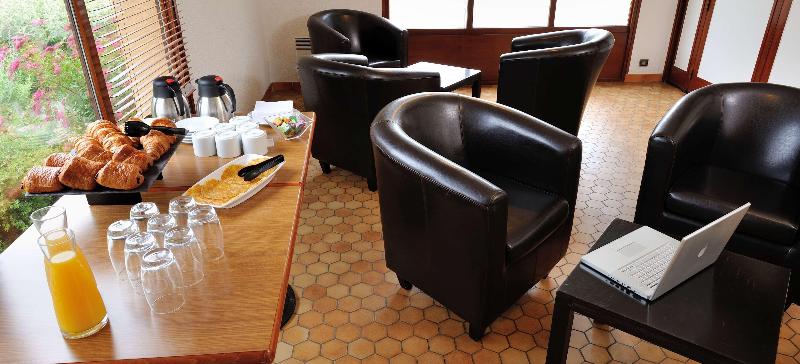 Отель Kyriad Direct Soissons