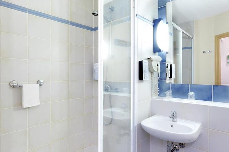 Отель Kyriad Direct Soissons