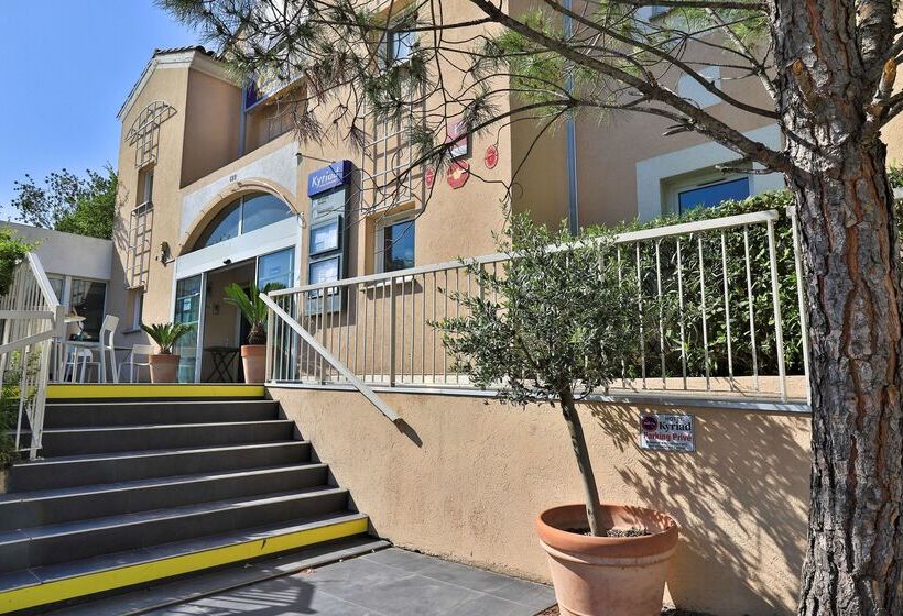 酒店 Hôtel Restaurant Kyriad Fréjus