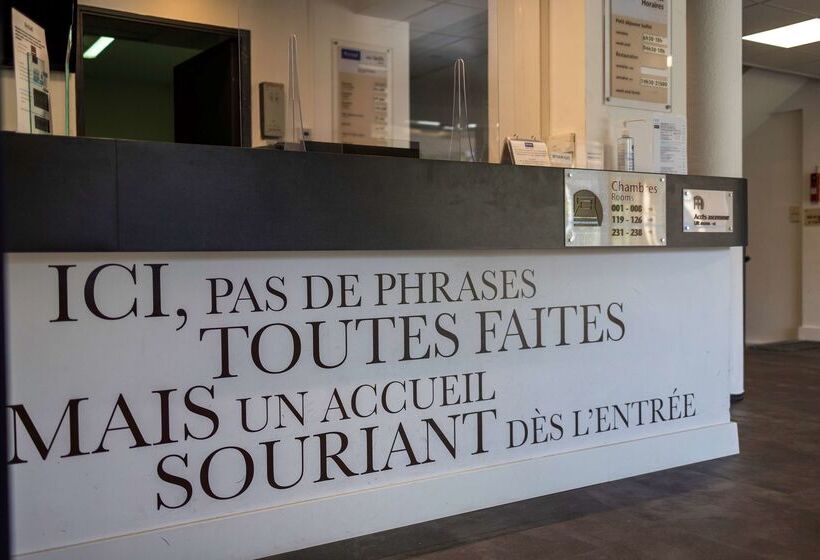 酒店 Hôtel Restaurant Kyriad Fréjus