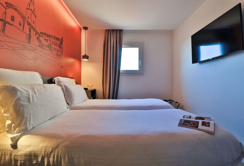 酒店 Hôtel Restaurant Kyriad Fréjus