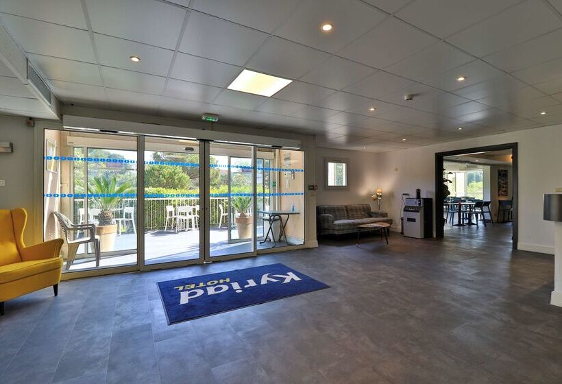 酒店 Hôtel Restaurant Kyriad Fréjus