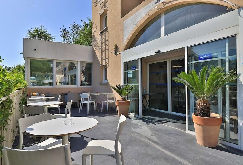 酒店 Hôtel Restaurant Kyriad Fréjus