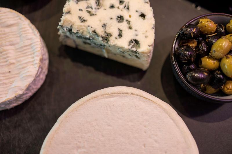 酒店 Hôtel Restaurant Kyriad Fréjus