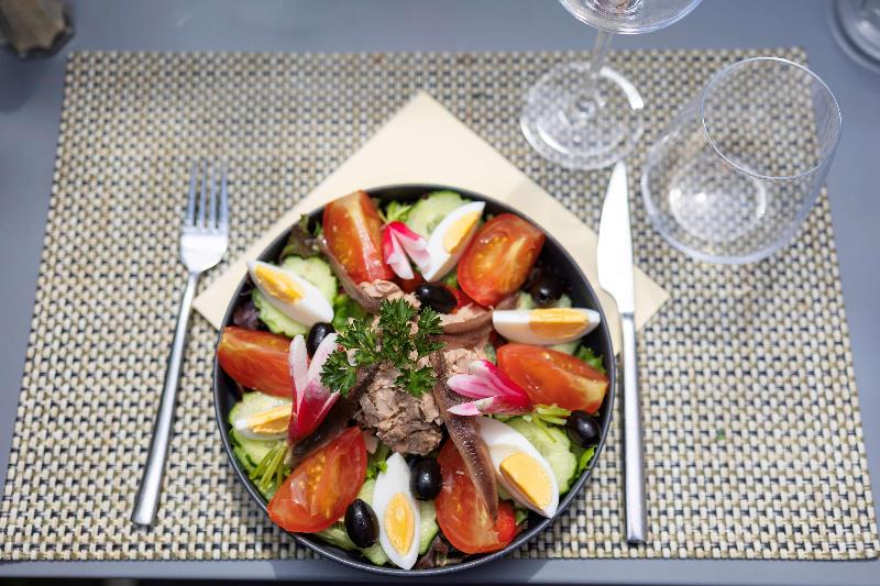 酒店 Hôtel Restaurant Kyriad Fréjus