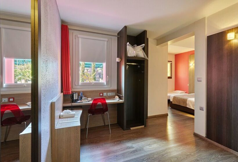 فندق Kyriad La Roche Sur Yon