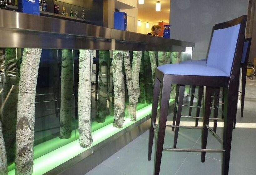 فندق Kyriad La Roche Sur Yon