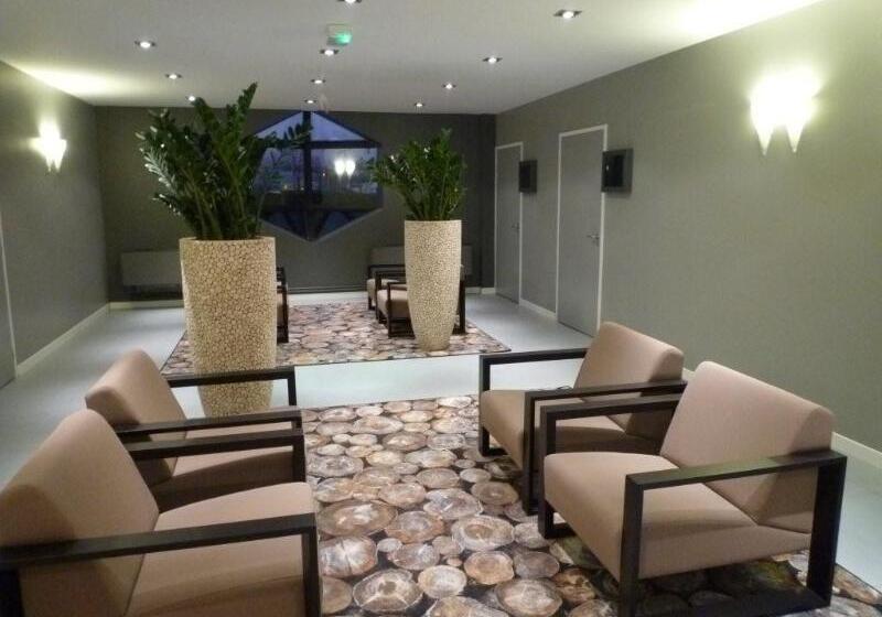 فندق Kyriad La Roche Sur Yon