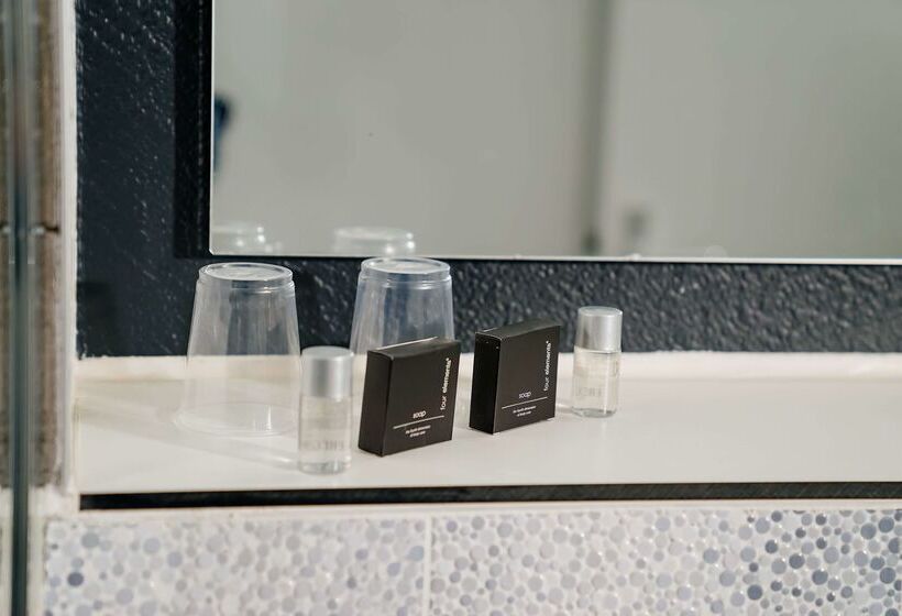 酒店 Hôtel Kyriad Lille Nord   Roncq