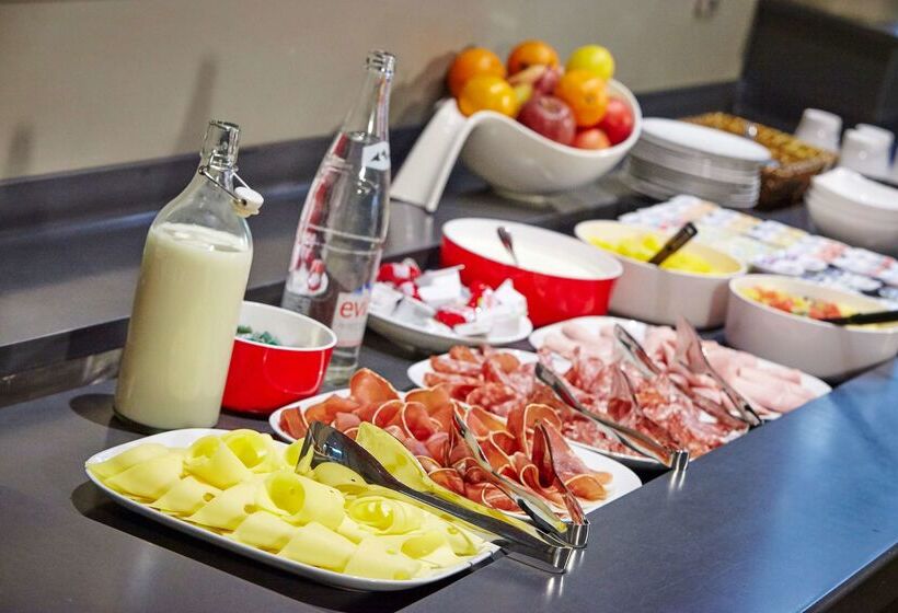 فندق Kyriad Paris Nord  Ecouen La Croix Verte