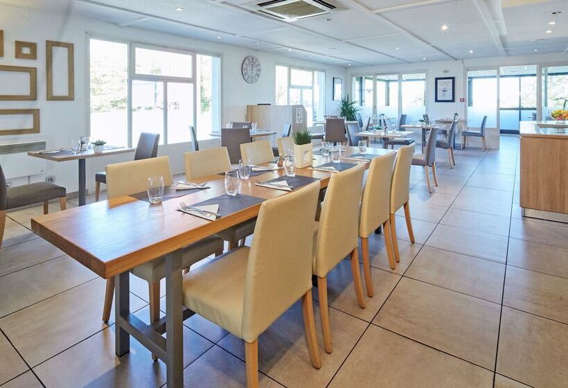 فندق Kyriad Paris Nord  Ecouen La Croix Verte