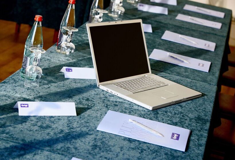 酒店 Kyriad Tarbes  Bastillac