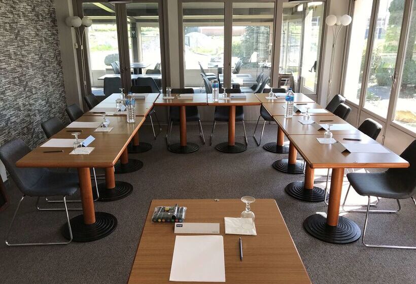 فندق Kyriad Valenciennes Sud  Rouvignies