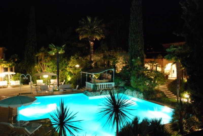 Отель La Bastide De Saint Tropez