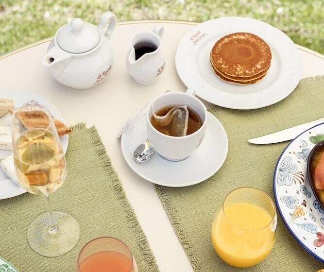 Отель La Bastide De Saint Tropez