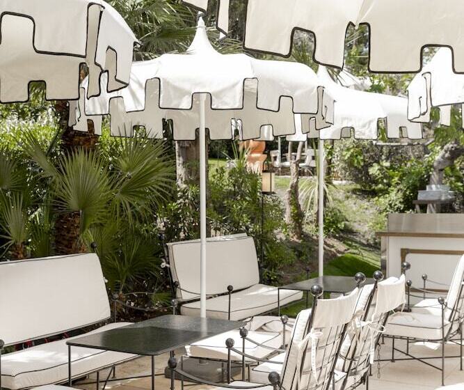 Отель La Bastide De Saint Tropez