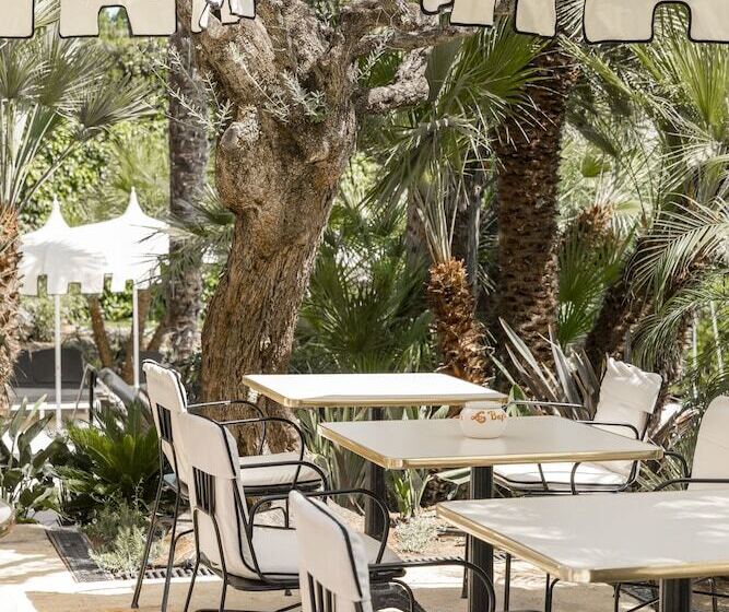 Отель La Bastide De Saint Tropez