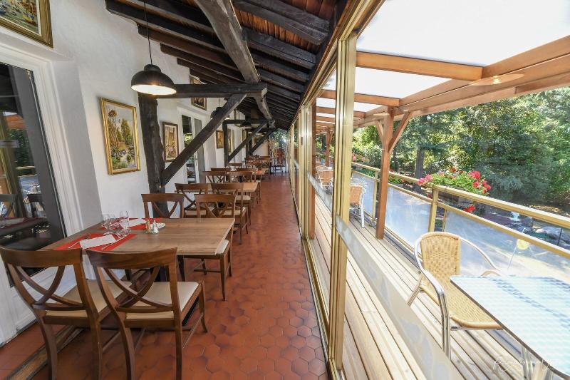 Отель Logis Hôtel La Chaumière