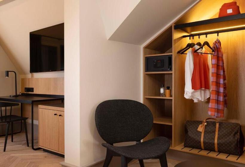 Отель La Diligence