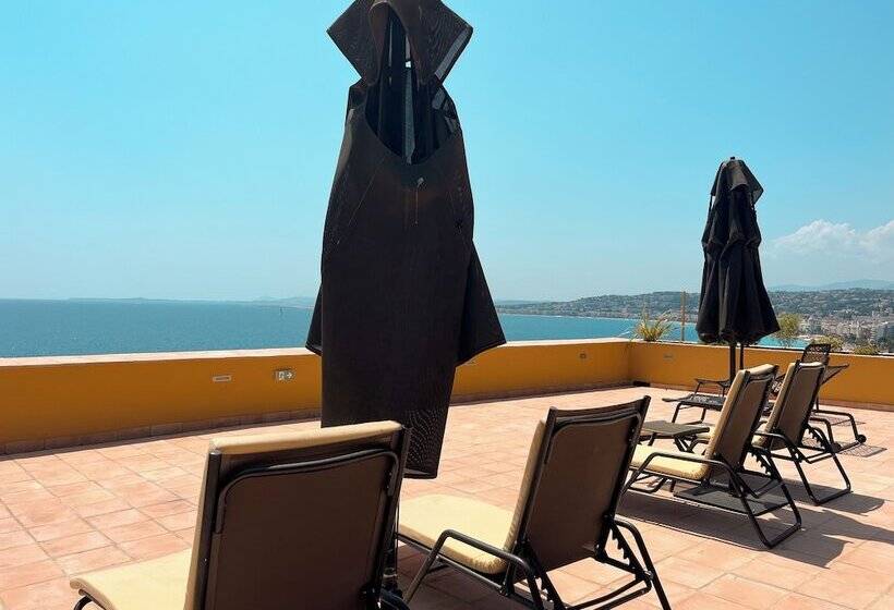 هتل Hôtel La Pérouse Nice Baie Des Anges   Recently Fully Renovated